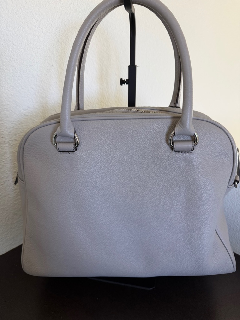 NWOT Michael Kors Light Gray Pebbled Leather Satchel with MK Charm & Chain Strap - Picture 6 of 15